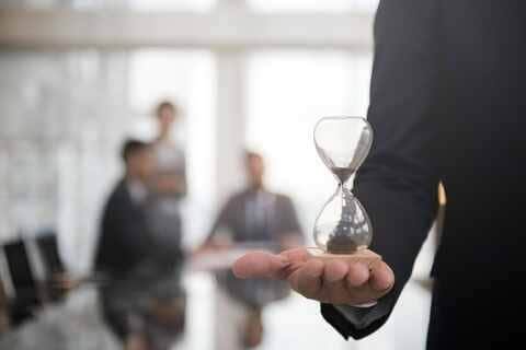 Hourglass representing the Florida wrongful death statute of limitations deadline